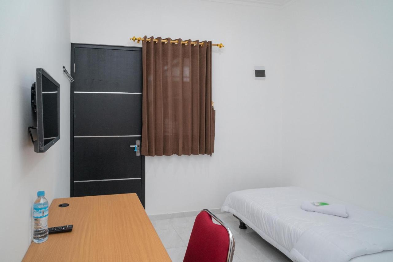 Hotel Mahagoni House Syariah Redpartner Bogor